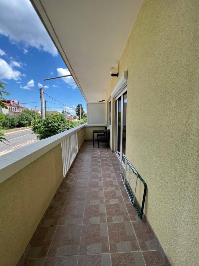 Apartments And Pansion M&R Туран Екстериор снимка