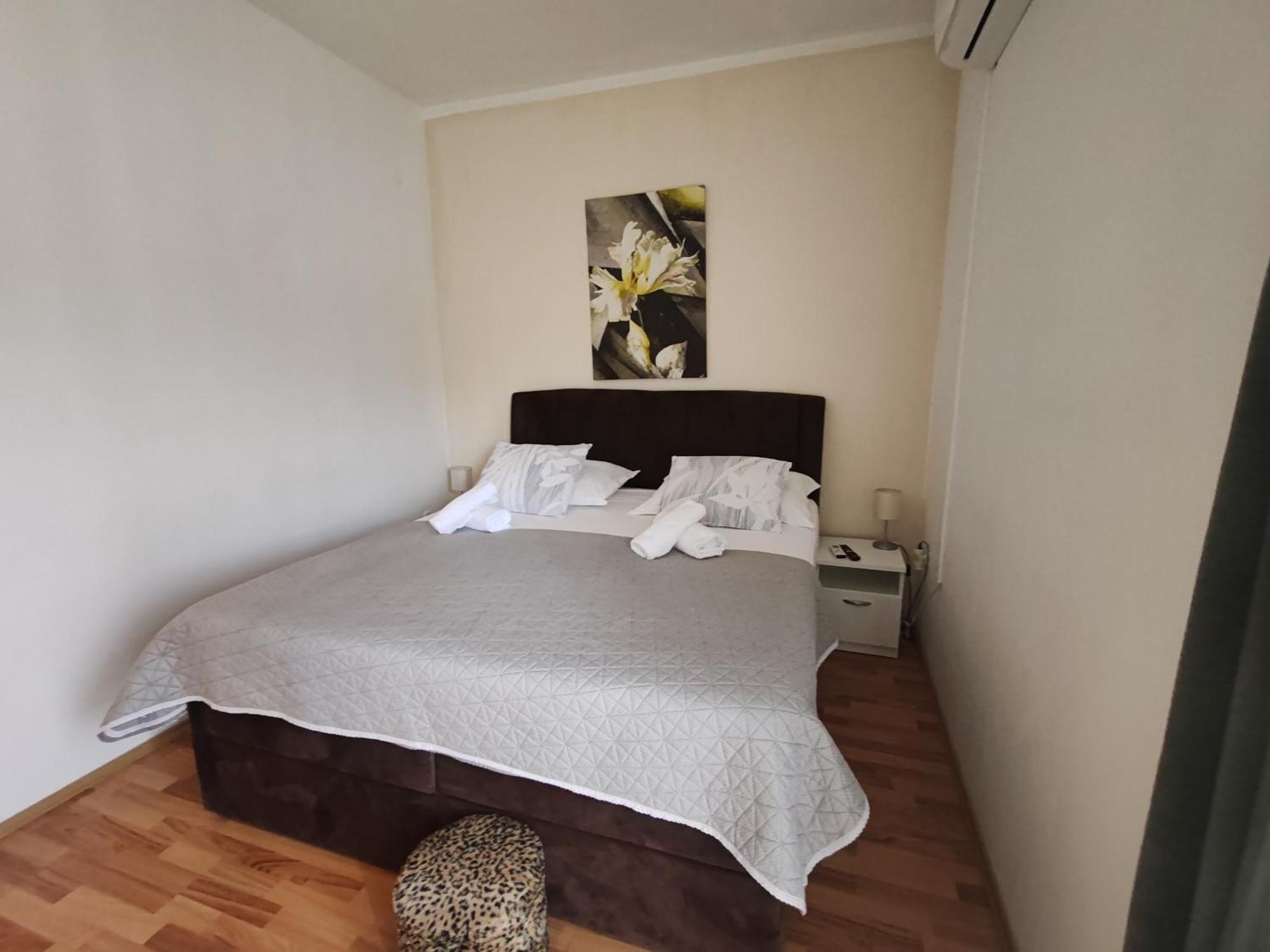 Apartments And Pansion M&R Туран Екстериор снимка